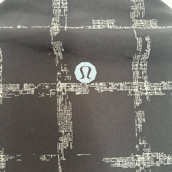Lululemon Athletica Black and Gray Windbreaker with Reflective Elements (738) - Picture 7 of 17